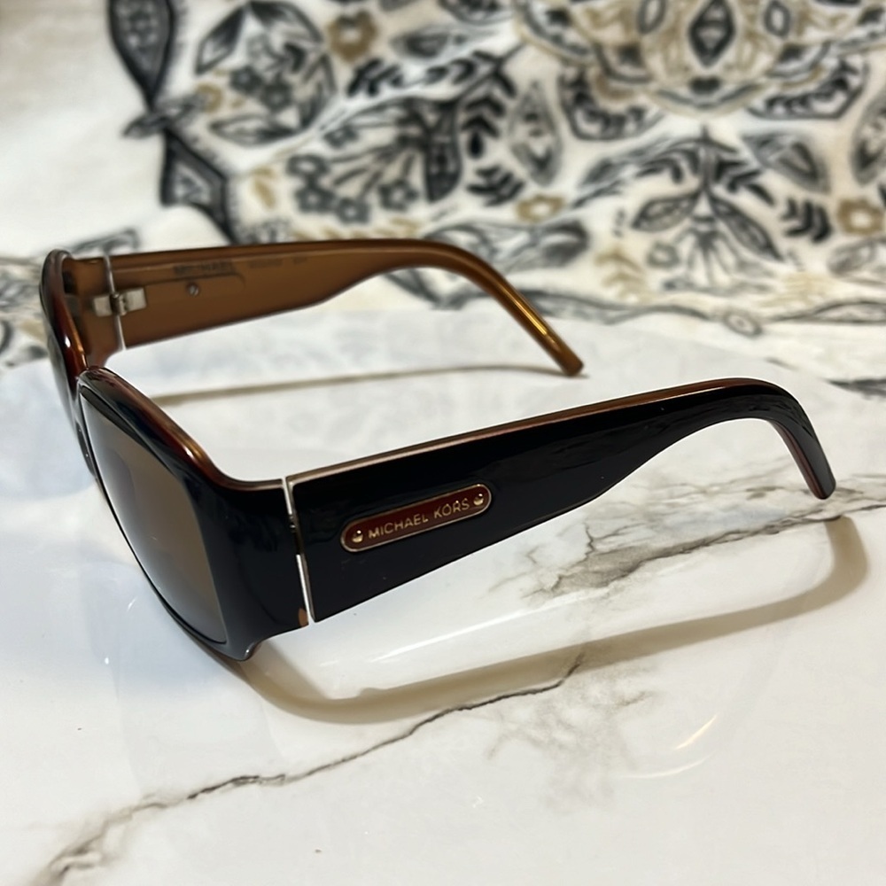 Michael Kors M2649S Sunglasses
by Michael Kors, Bordeaux, 57-15-135 - Picture 7 of 7